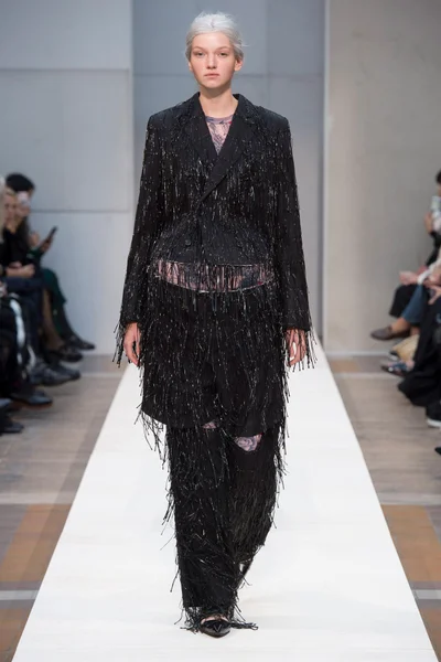Look 1
